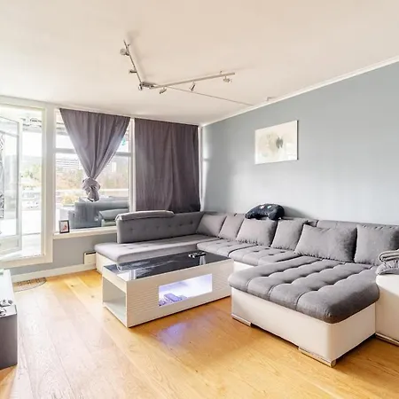 Beautiful 2-bedroom